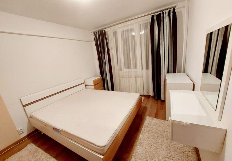 Piata Sudului 5-7 min metrou Apartament de inchiriat  2 camere